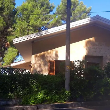 Etnea Centoundici 3* 尼科洛西