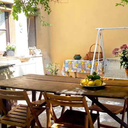 Etnea Centoundici Couette-café